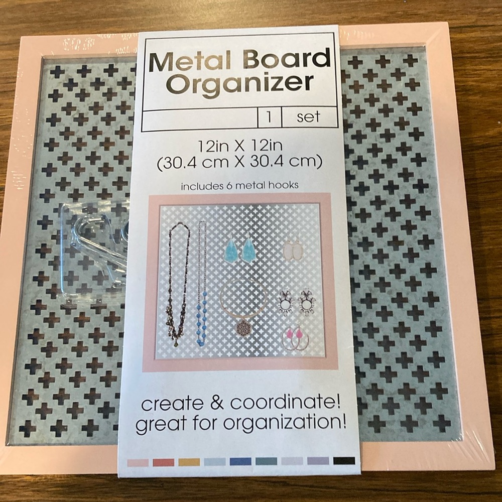 Metal Board Jewelry Organizer